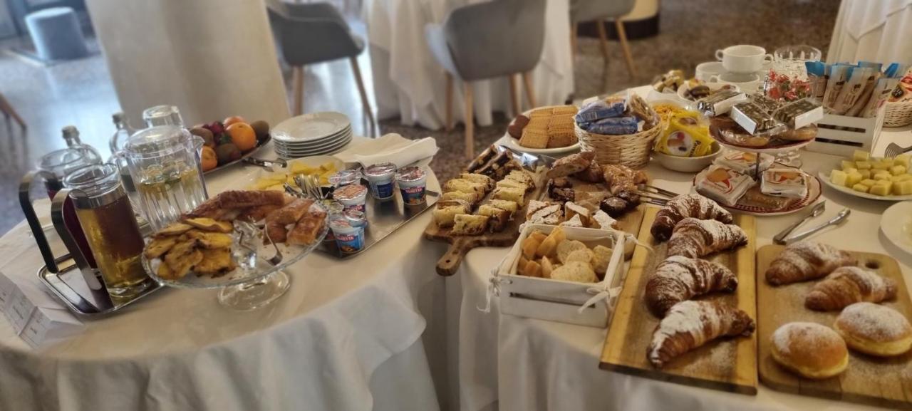 Hotel Villa Regina Margherita Rovigo Exterior foto